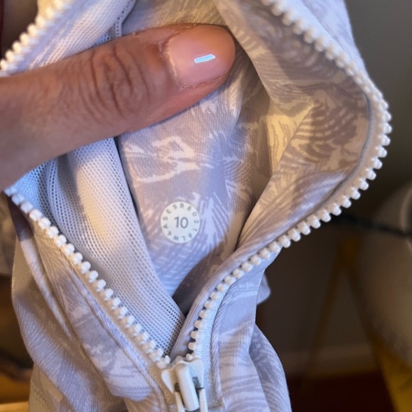 Lululemon Luon Define Jacket Eternal White Wave sz 10 - Picture 4 of 8